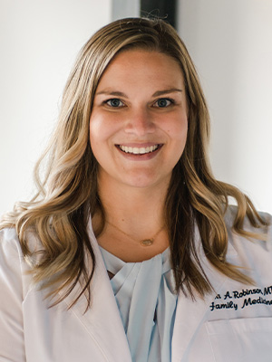 Dr. Jayla Robinson, MD (PGY-1)